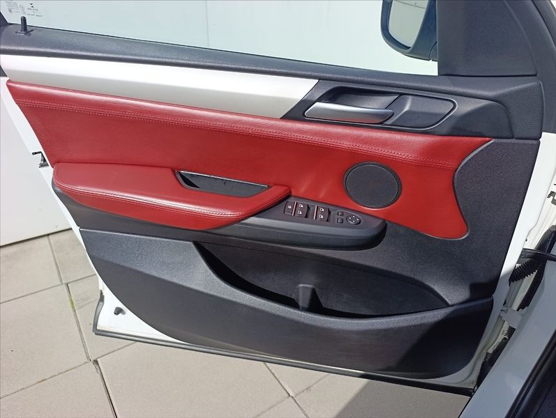 BMW X3 2,0 D X-drive aut. Kůže Bi-xen - fotka 12 z 53