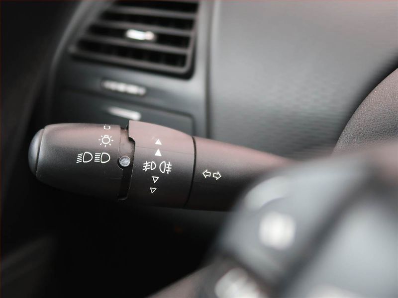 Citroën C4 (2010) 1.4 16V, po STK, levný provoz - fotka 15 z 15