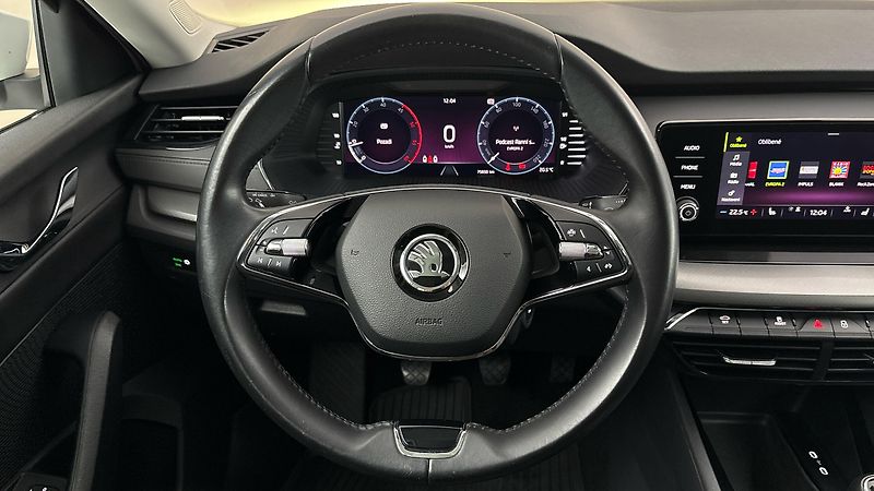 Škoda Octavia 2.0 TDI Ambition Combi - fotka 9 z 24