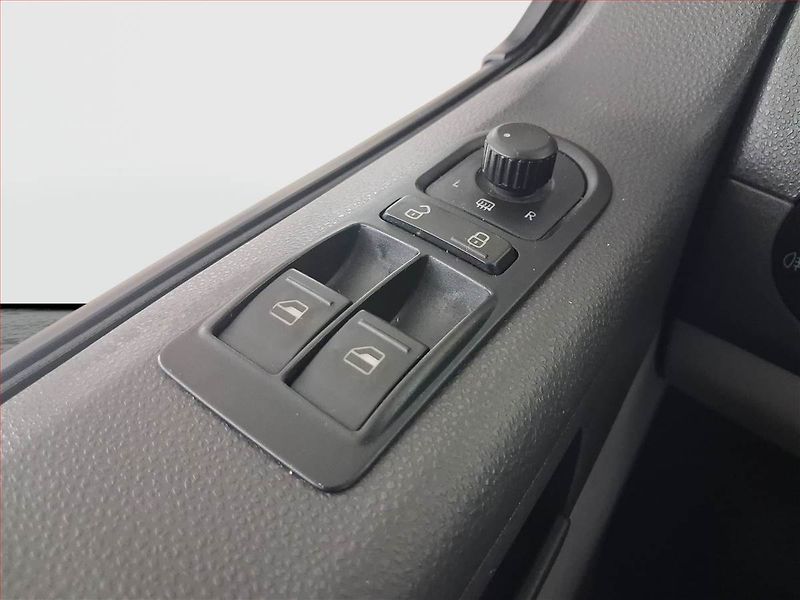Volkswagen Transporter (2014) 2.0 TDI, 1.0t, ČR - fotka 11 z 12