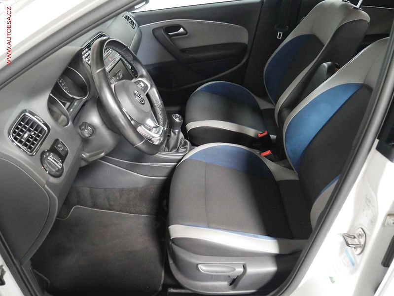 Volkswagen Polo (2016) 1.4i, Navi - fotka 9 z 19
