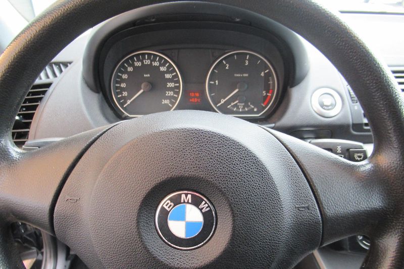 BMW Řada 1 118d 2.0D  KLIMA  - fotka 12 z 19