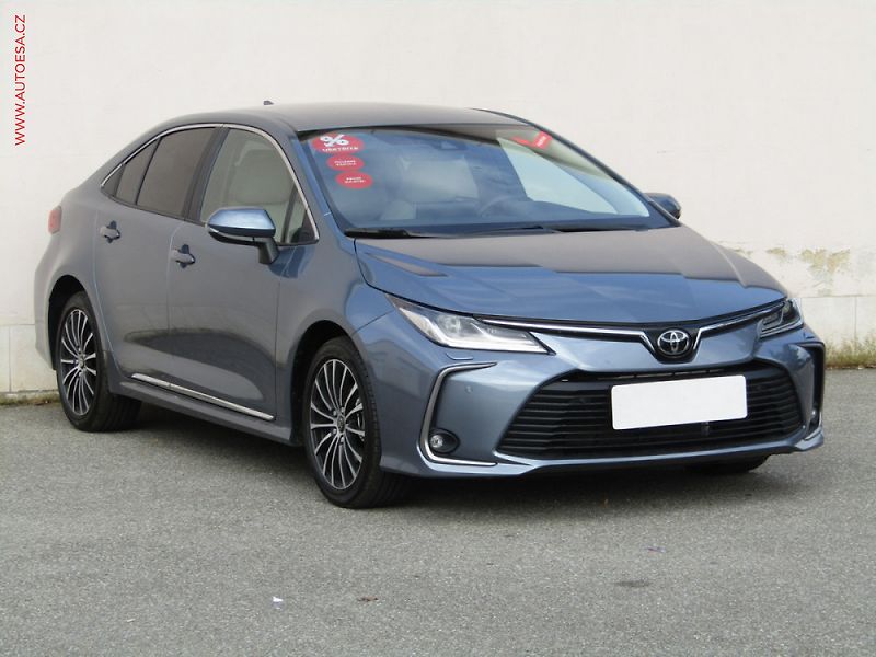 Toyota Corolla (2023) 1.5i, ČR - fotka 1 z 3