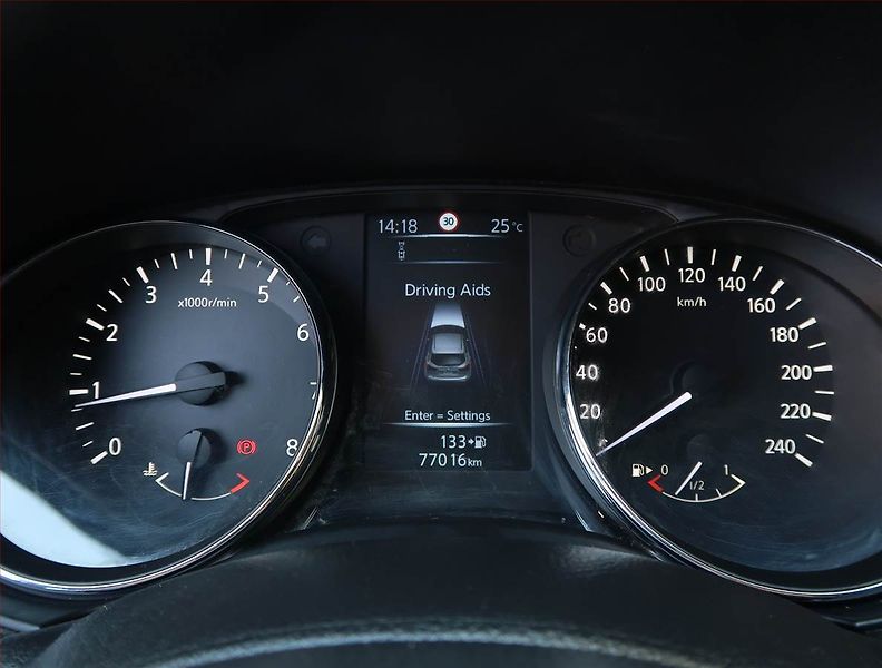 Nissan Qashqai (2015) 1.2 DIG-T, Navi, Tempomat - fotka 11 z 21