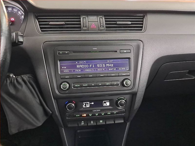 Škoda Rapid (2013) 1.2 TSI, Park. senzory - fotka 12 z 18