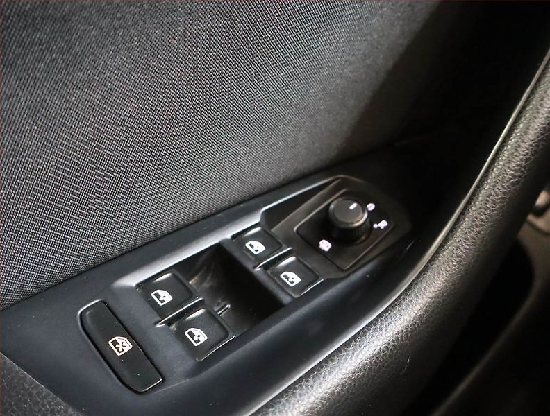 Volkswagen Passat (2015) 2.0 TDI, Navi, Tempomat - fotka 19 z 22