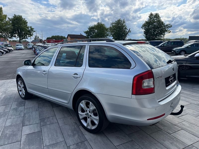 Škoda Octavia (2011) Elegance 2.0 TDI 4x4 103kW - fotka 7 z 36