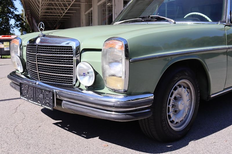 Mercedes-Benz 115 W115 230.4 manuál - fotka 5 z 50