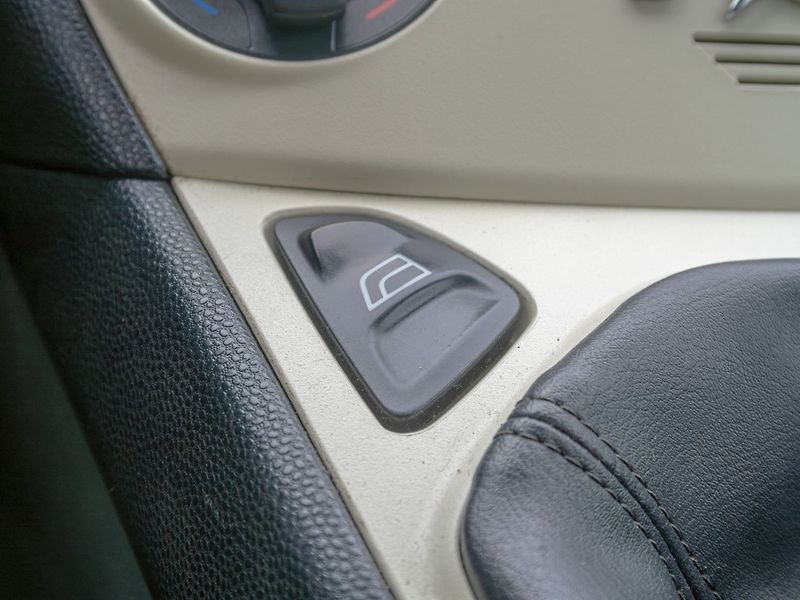 Ford Ka (2010) 1.2i 51KW – KLIMATIZACE - fotka 19 z 37