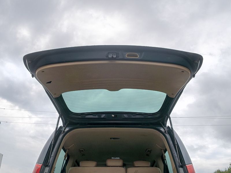 Hyundai H 1 (2015) ČR 2.5D 125KW mat – 8 SEDADEL - fotka 42 z 48