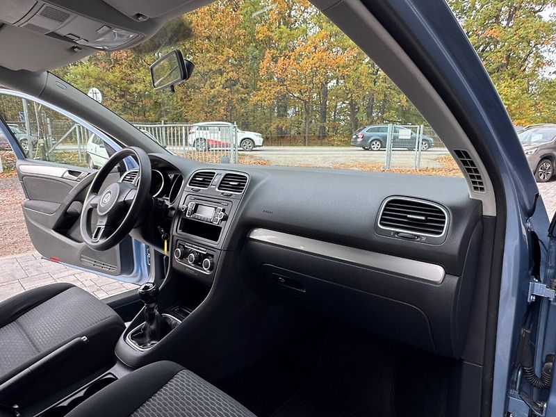 Volkswagen Golf (2010) 1.4 16V TAŽNÉ, SERVISNÍ KNIHA - fotka 17 z 32