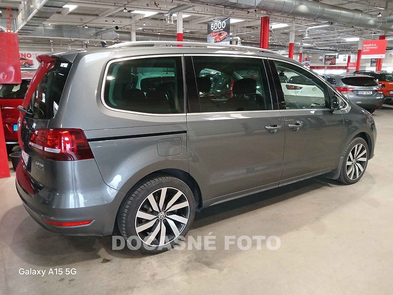 Volkswagen Sharan (2017) 2.0 TDI 4x4, 7míst, 2.maj,ČR - fotka 2 z 3