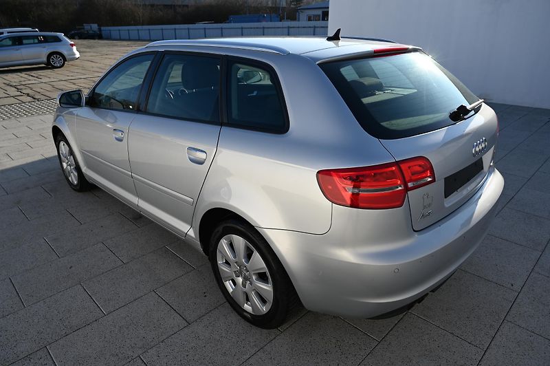 Audi A3 1.4TFSI 92KW Rezervace 6/2011 - fotka 7 z 31