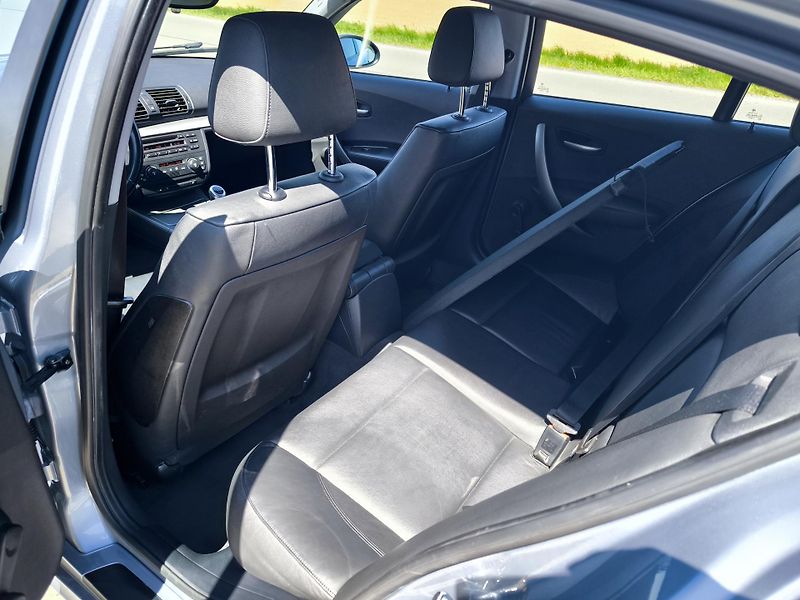 BMW Řada 1 116i 85kW SERVISKA - fotka 38 z 82