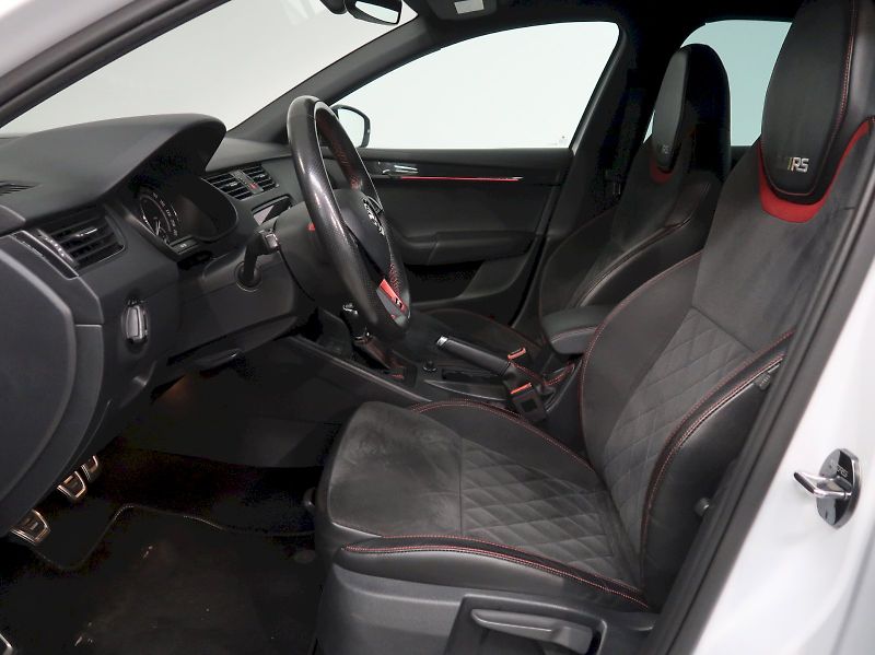 Škoda Octavia (2017) RS 230 2.0TSI 169KW NAVI MANUÁ - fotka 13 z 37