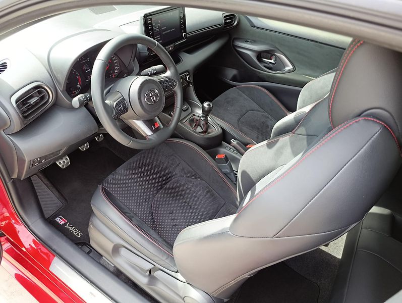 Toyota GR Yaris 1.6 TURBO DYNAMIC SPORT  - fotka 10 z 30