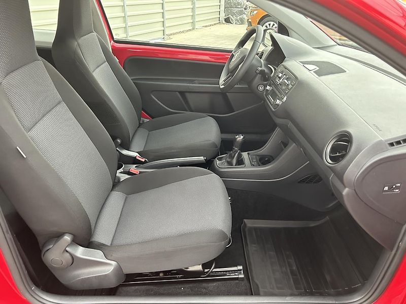 Škoda Citigo 1.0 MPI Ambition Plus - fotka 19 z 23