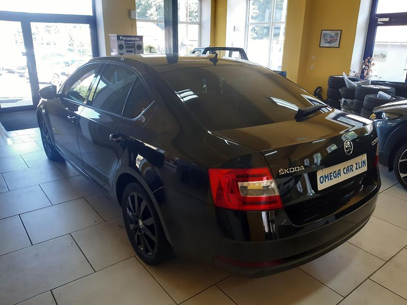 Škoda Octavia 1.6 TDI NAVI KAMERA APP - fotka 5 z 28