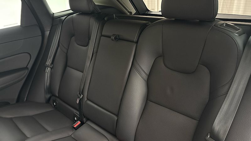 Volvo XC60 2.0 T6 AUT AWD Recharge Inscri - fotka 16 z 33