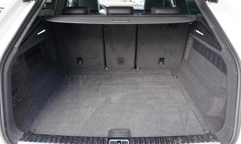 Audi Q8 TDI q 210kW S-Line Pano Matrix - fotka 16 z 20