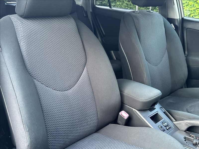 Toyota RAV4 2,0 158PS  Life A/T 4x4 - fotka 17 z 51