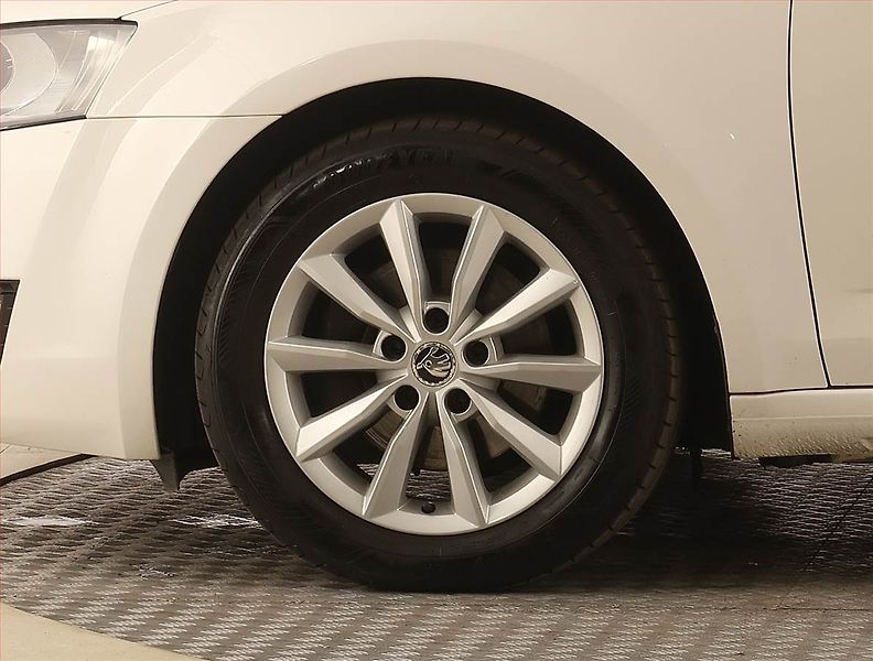 Škoda Octavia (2013) 1.6 TDI, Tempomat - fotka 14 z 17