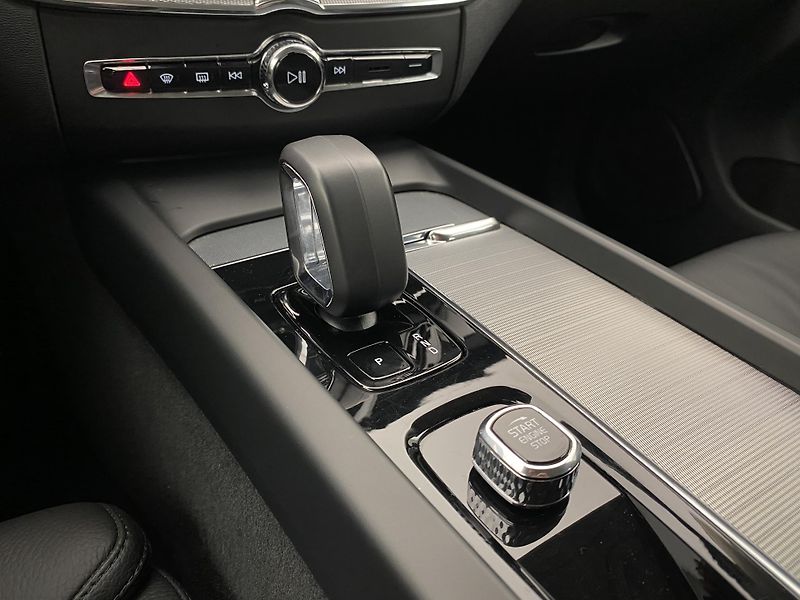 Volvo XC60 B4 AWD BRIGHT PLUS AUT  - fotka 27 z 48