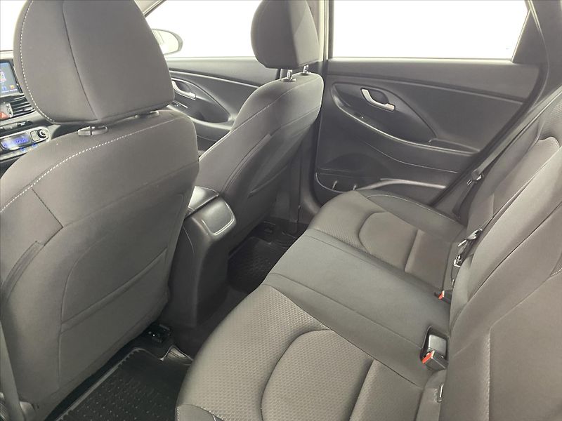 Hyundai i30 1,6 CRDi 81kW Style - fotka 6 z 23