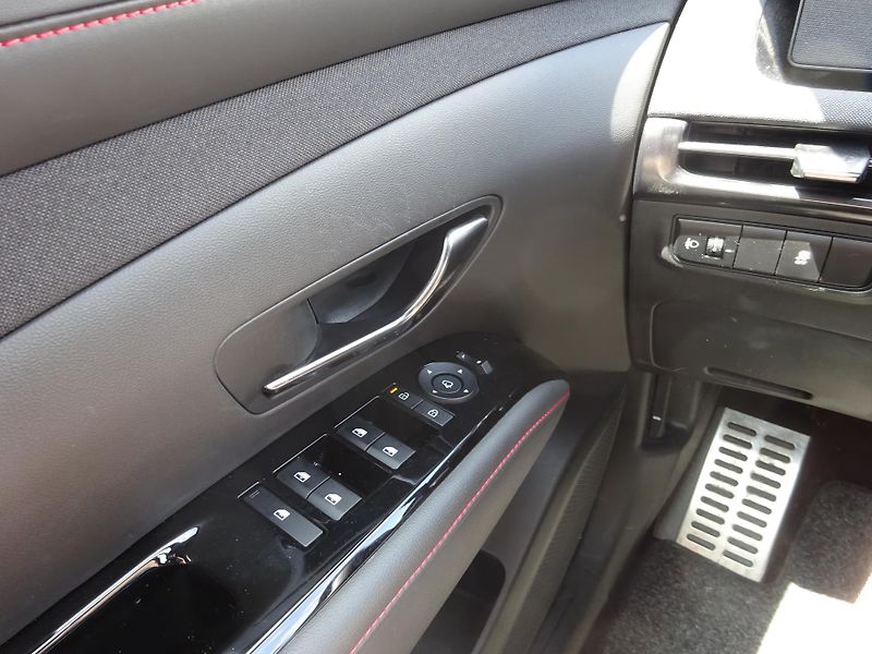 Hyundai Tucson 1.6 T-GDI 118kW DCT N-Line - fotka 13 z 22