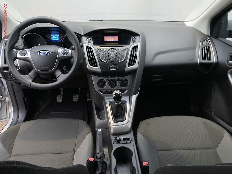 Ford Focus (2012) 1.6 Ti-VCT, Trend, AC, park. - fotka 8 z 15