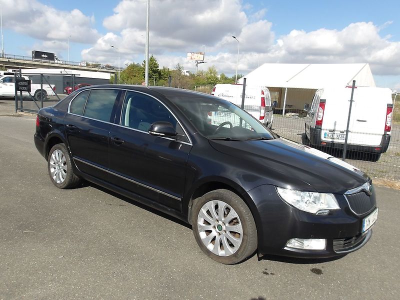 Škoda Superb 2,0TDi 103kW DSG ! ČR ! 2.MAJ. - fotka 4 z 45