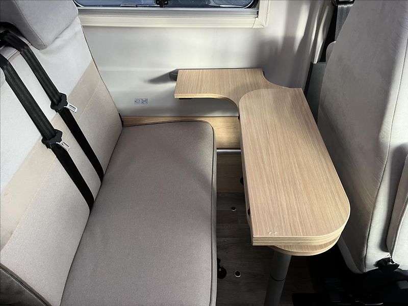 LMC INNOVAN 592 TDCi  2,0 - fotka 4 z 16