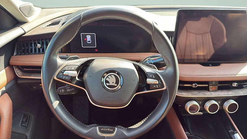Škoda Superb Combi L&K 2,0 TDI 110kW DSG7/. - fotka 17 z 24