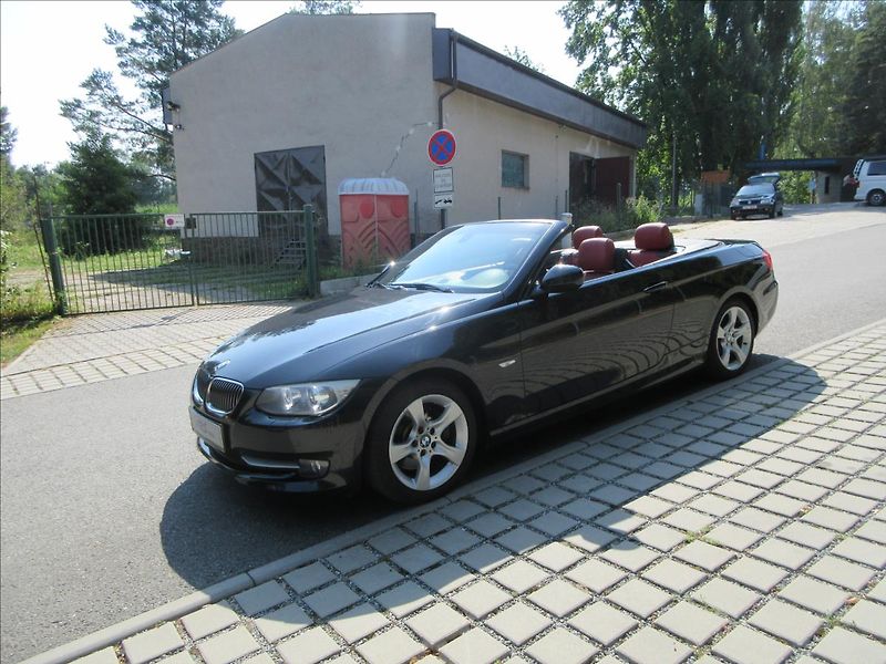 BMW Řada 3 325i 160Kw, Navi, 97 tis. Km. - fotka 2 z 42