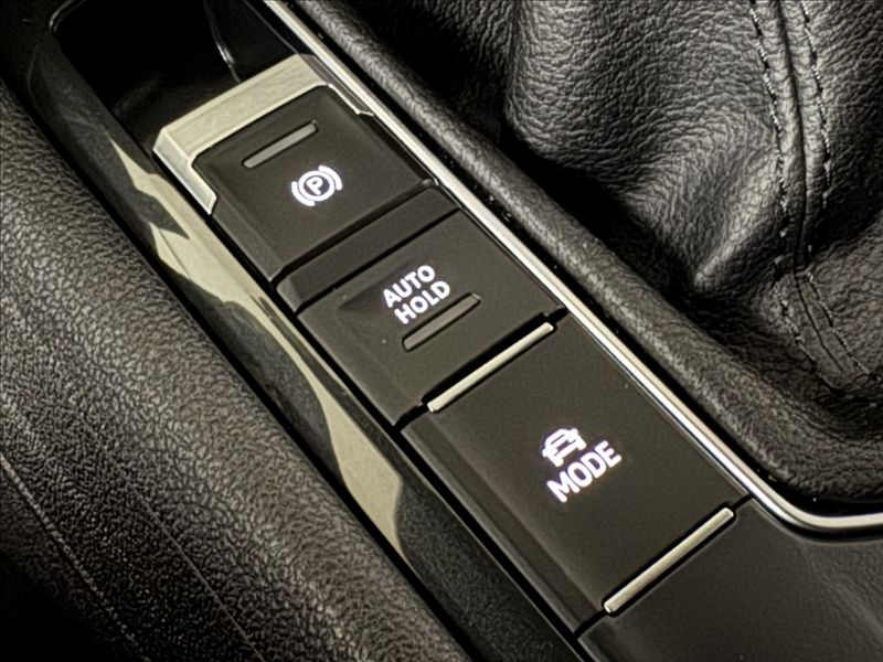 Volkswagen Tiguan 2,0 TDi  DSG Active LED Assist - fotka 46 z 49