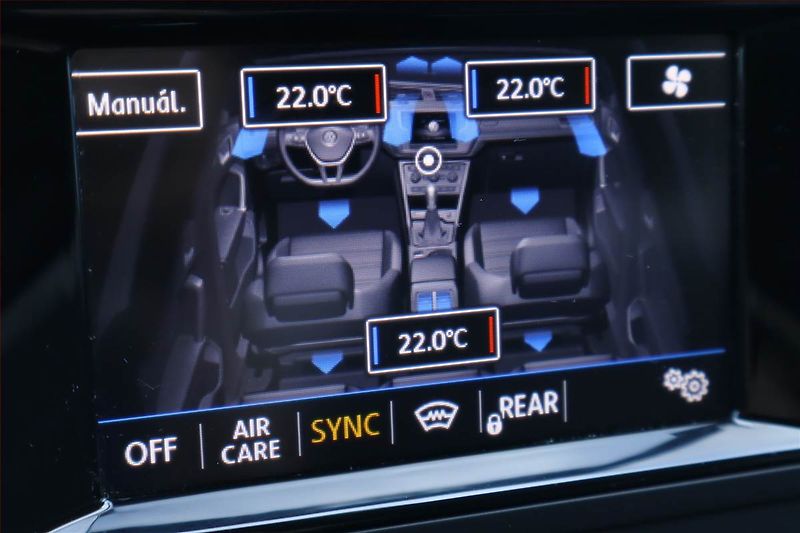 Volkswagen Touran (2017) 1.6 TDI, Serv.kniha, Tempomat - fotka 16 z 23
