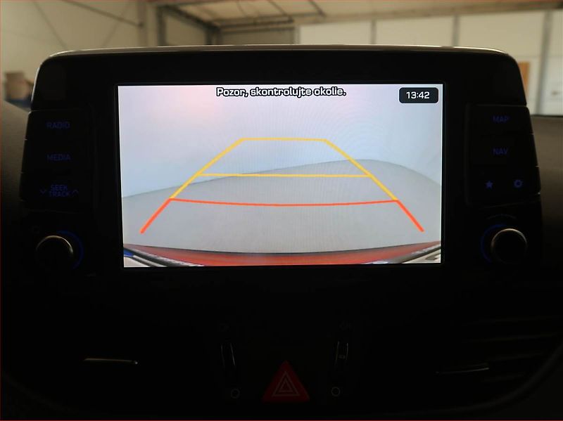 Hyundai i30 (2018) 1.4 T-GDI, Automat, Serv.kniha - fotka 18 z 18