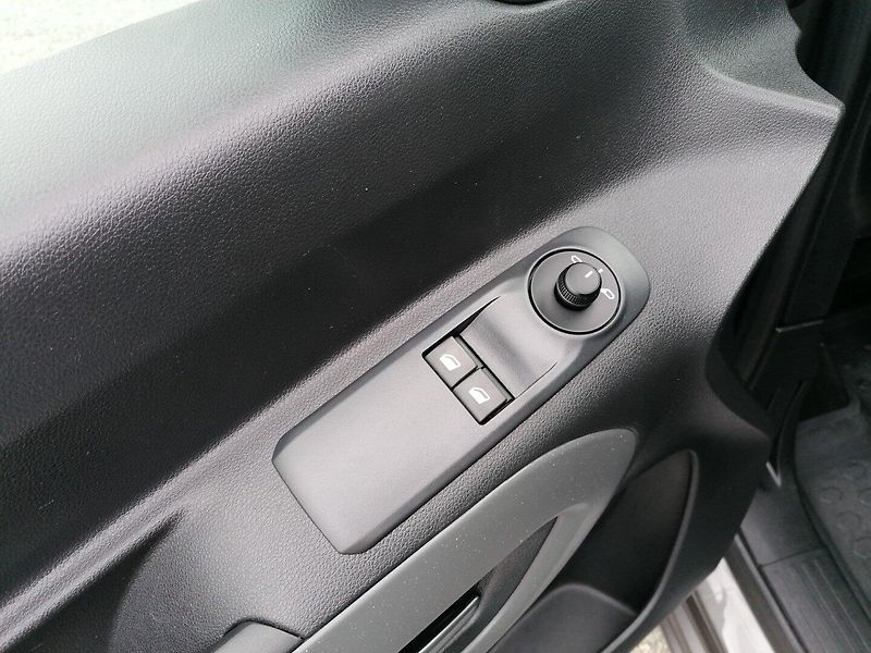 Citroën Berlingo (2021) XL 1.5 BlueHdi Shine Navi - fotka 25 z 32