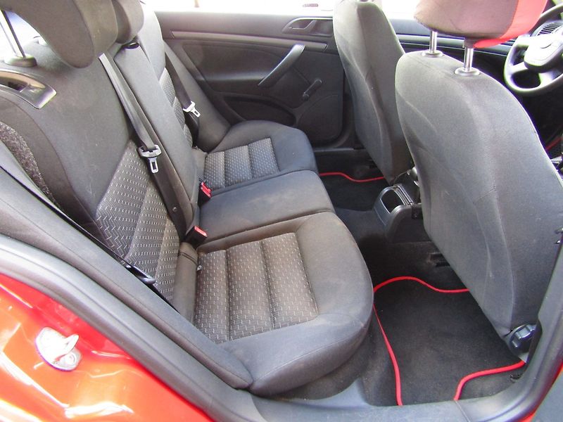 Škoda Octavia (2011) 1.6 MPI 75kW 1.MAJITEL - fotka 24 z 44