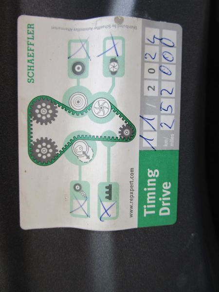 Volkswagen Touran 2,0TDI-103KW-NOVÁ STK - fotka 15 z 17