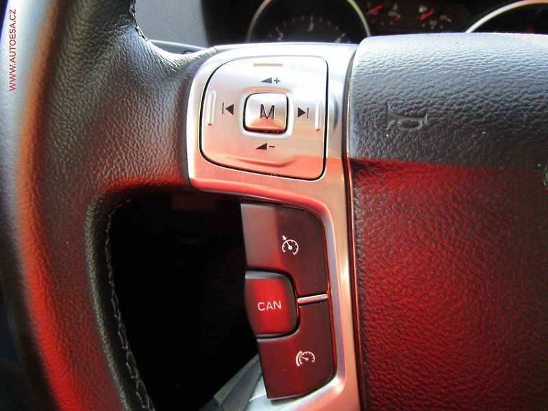 Ford Mondeo (2011) 2.0 TCDi, autoAC - fotka 13 z 17