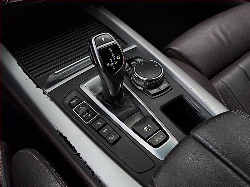 BMW X5 (2015) xDrive30d, 4X4, Automat - fotka 12 z 16