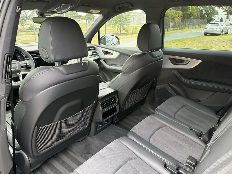 Audi Q7 3,0 TDI 210 KW S-LINE QUATTRO - fotka 29 z 39
