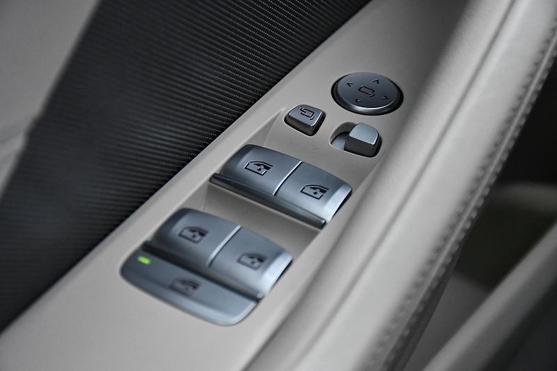 BMW Řada 8 840d xD M-SPORT HUD H/K  - fotka 27 z 62