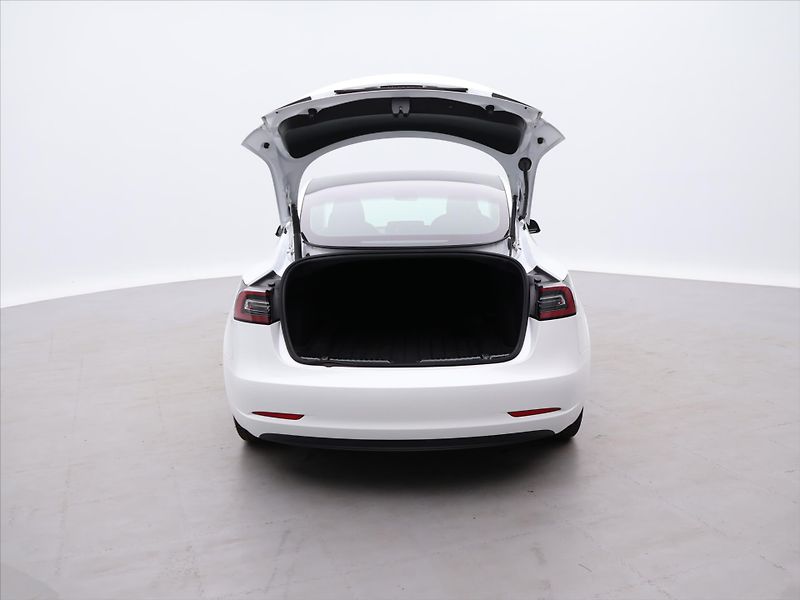 Tesla Model 3 Long Range 79kWh AWD sOH 90,3% - fotka 9 z 28