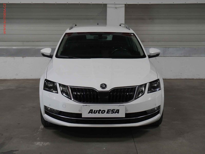 Škoda Octavia (2018) 2.0TDI, ČR, DSG, navi, LED - fotka 2 z 32