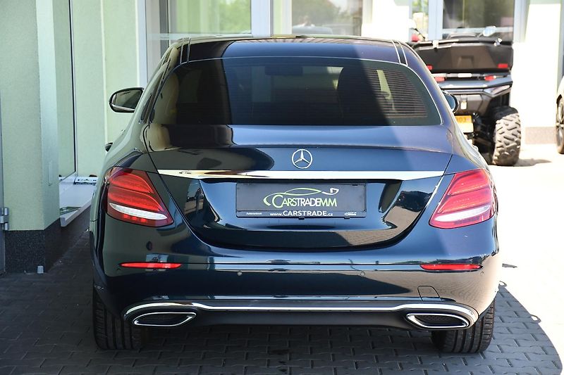 Mercedes-Benz Třídy E 350d - fotka 11 z 42