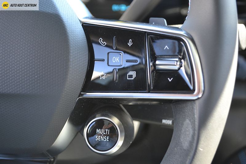 Renault Espace esprit Alpine full hybrid E-Te - fotka 59 z 73
