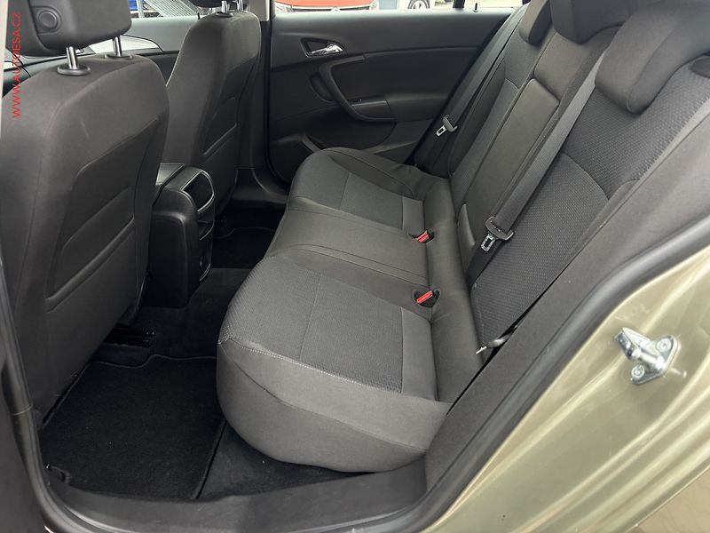 Opel Insignia (2015) 2.0 CDTi, ČR - fotka 10 z 22