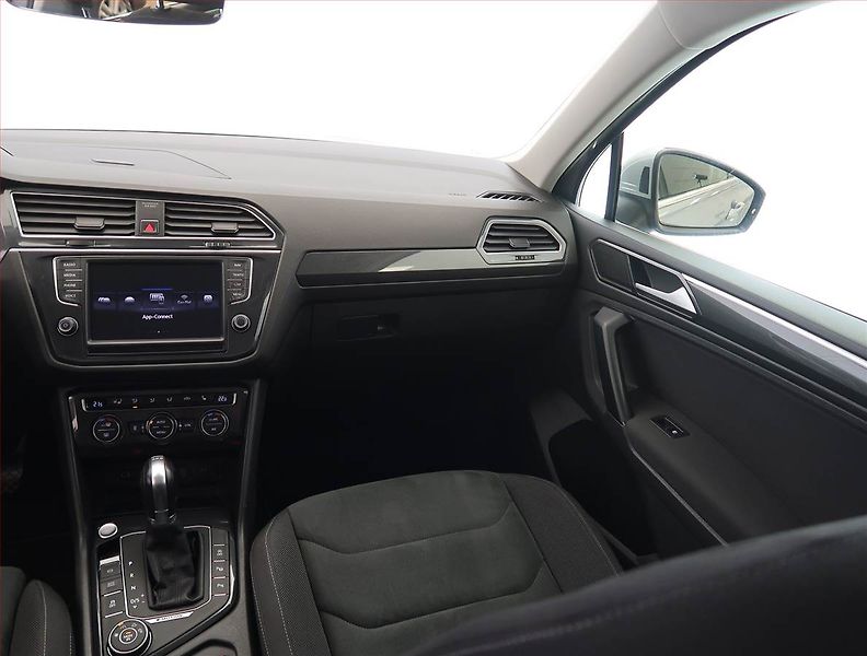 Volkswagen Tiguan (2016) R-Line 2.0 TSI - fotka 8 z 24